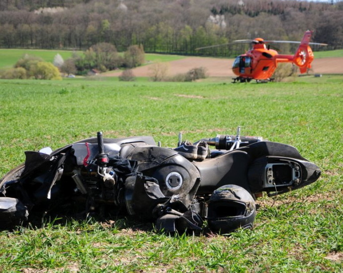 Motorradunfall auf B254 bei Dissen