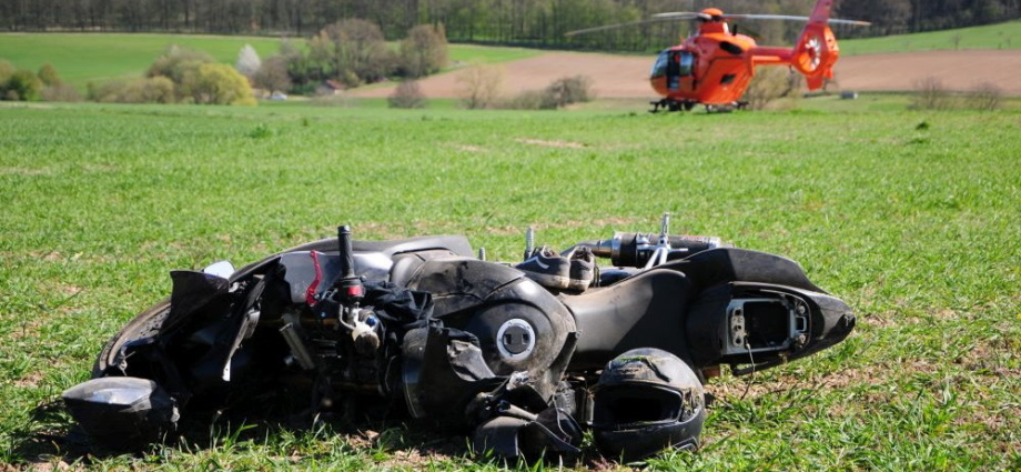 Motorradunfall auf B254 bei Dissen