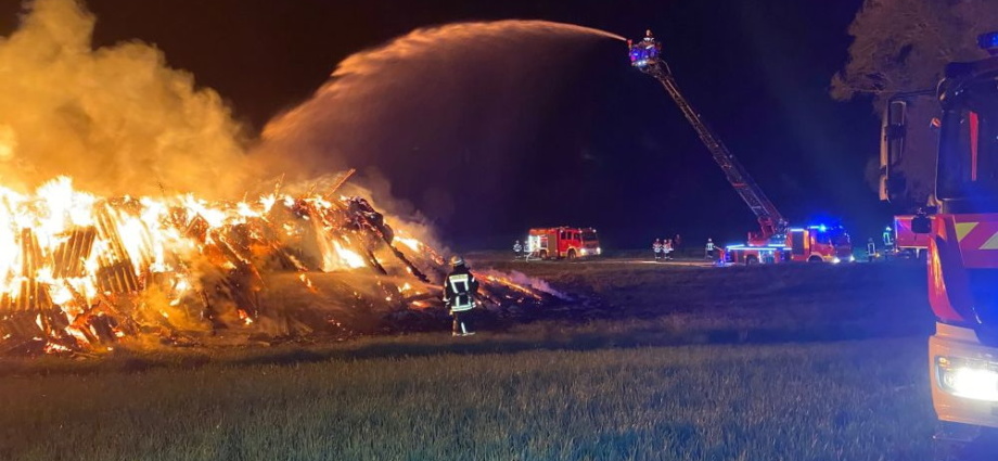 110 Einsatzkräfte bekämpften Scheunenbrand bei Ziegenhain