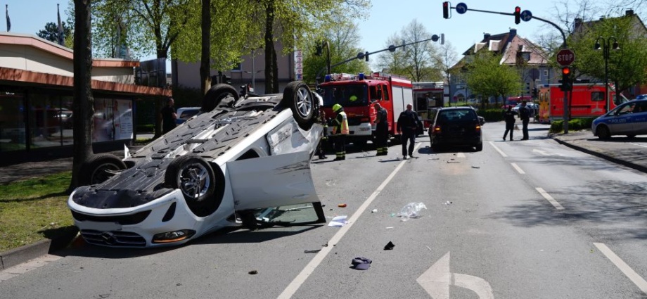 Drei Verletzte nach Unfall in Vellmar – Gutachter im Einsatz