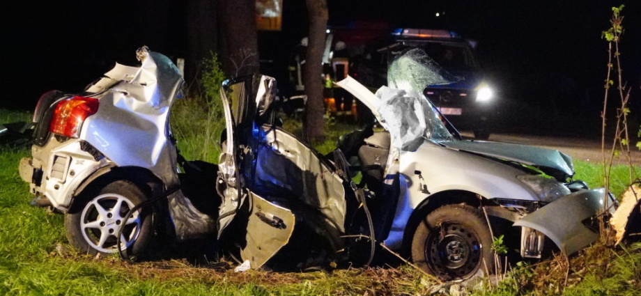 Unfall bei Diemelsee – Mitfahrerin im Krankenhaus verstorben