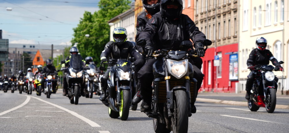 Demo in Kassel – 600 Biker gegen Sonn- und Feiertags Fahrverbot (Video)