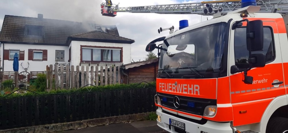 KS: Dachstuhlbrand in Kassel Jungfernkopf