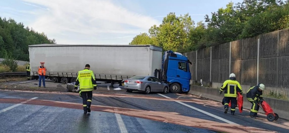 Nach LKW-Unfall – A7 bleibt bis in den Nachmittag dicht