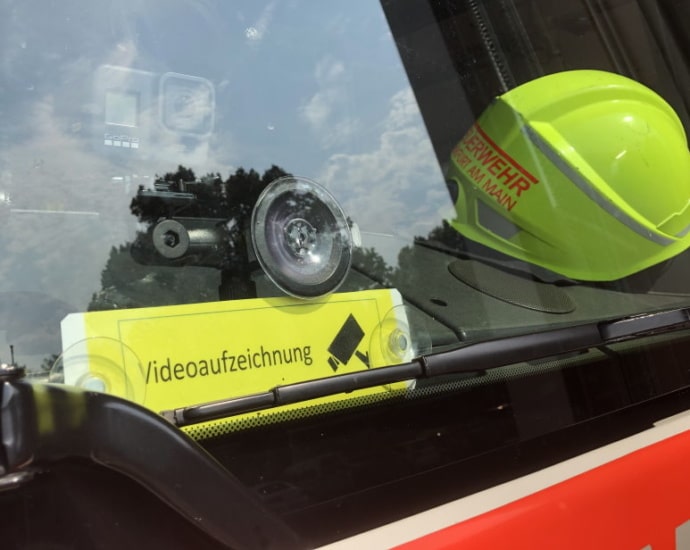 Hilfsfrist – Feuerwehr filmt Verkehrssituation bei Einsatzfahrten