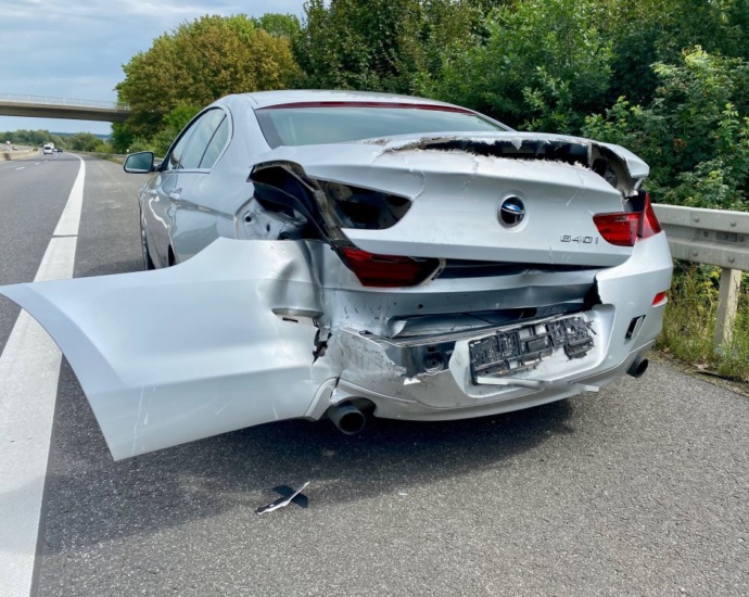 A49: VW kracht in BMW-Heck