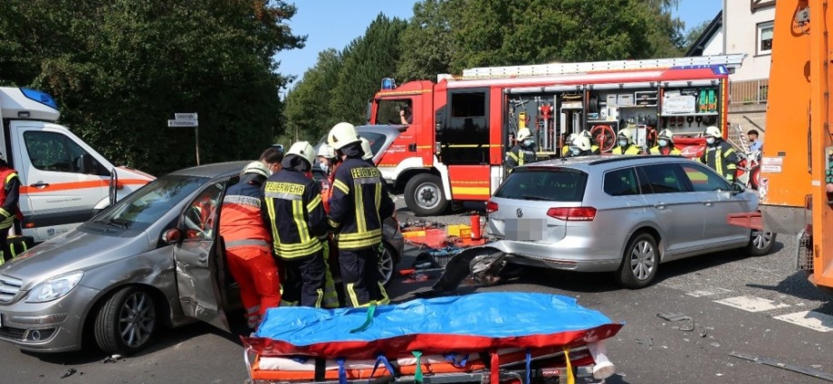 Heli: Unfall in Fürstenhagen – B7 war voll gesperrt