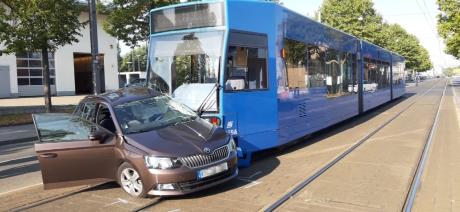 Tödlicher Verkehrsunfall mit Straßenbahn in Kassel (Video)
