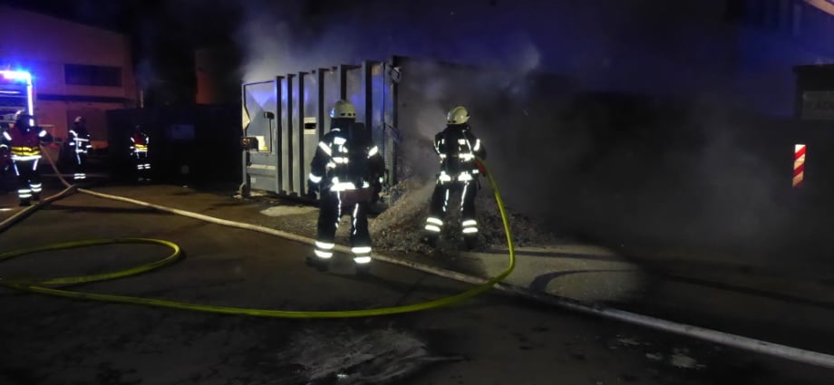 Container brannte auf Recyclinghof in Kassel