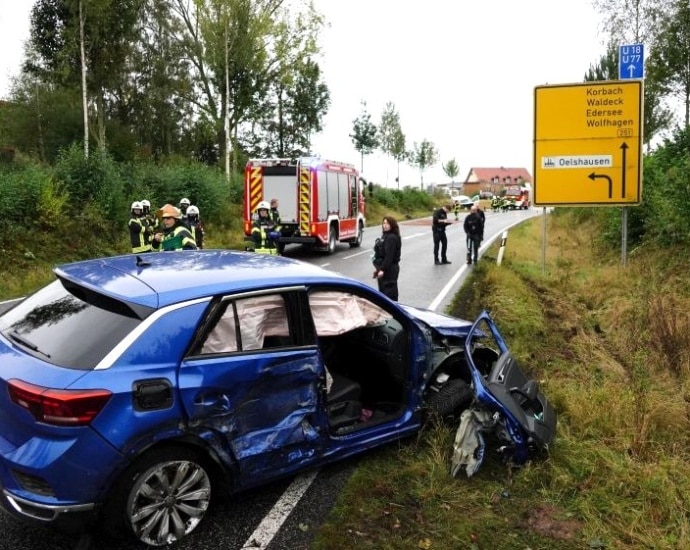 B251: Drei Verletzte nach Unfall bei Oelshausen