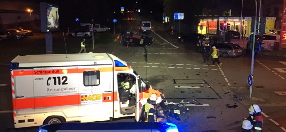 Wi: Vier Verletzte nach Unfall mit Rettungswagen