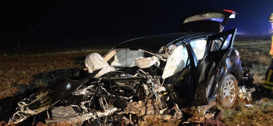 B251: Notruf-System alarmierte Feuerwehr nach Unfall