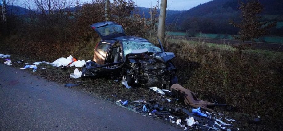 B27: Zwei Tote nach Frontalzusammenstoß bei Sontra