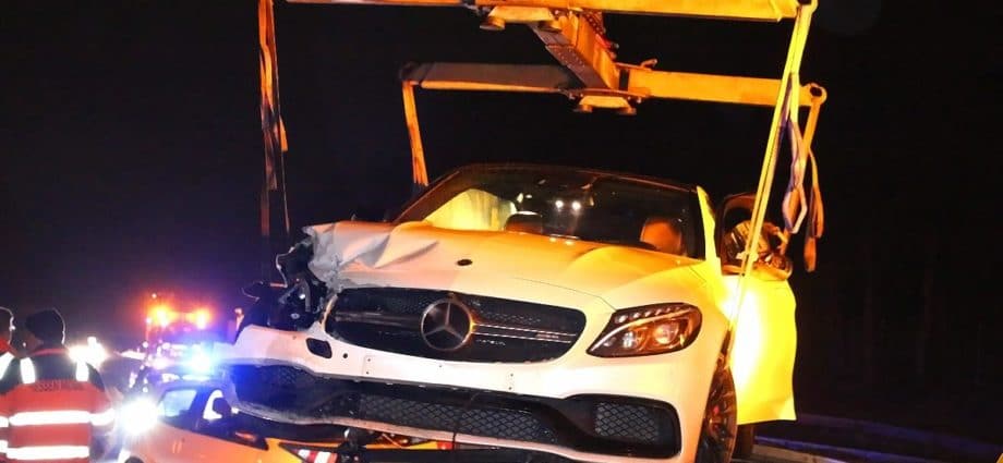 Mercedes kommt ins Schleudern – Hoher Schaden auf A49