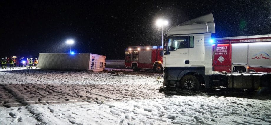 LKW-Unfall nach Schneefall auf A7