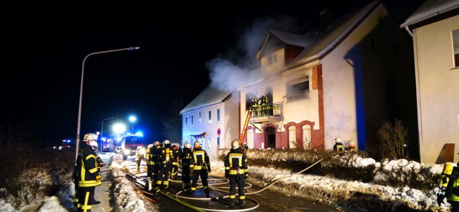 Leerstehendes Haus brannte in Helmarshausen