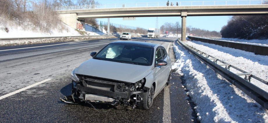 29-Jähriger bei Unfall auf A7 leicht verletzt