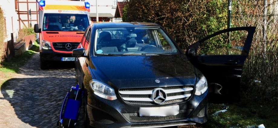 Vom eigenen PKW überrollt – 68-jähriger schwer verletzt