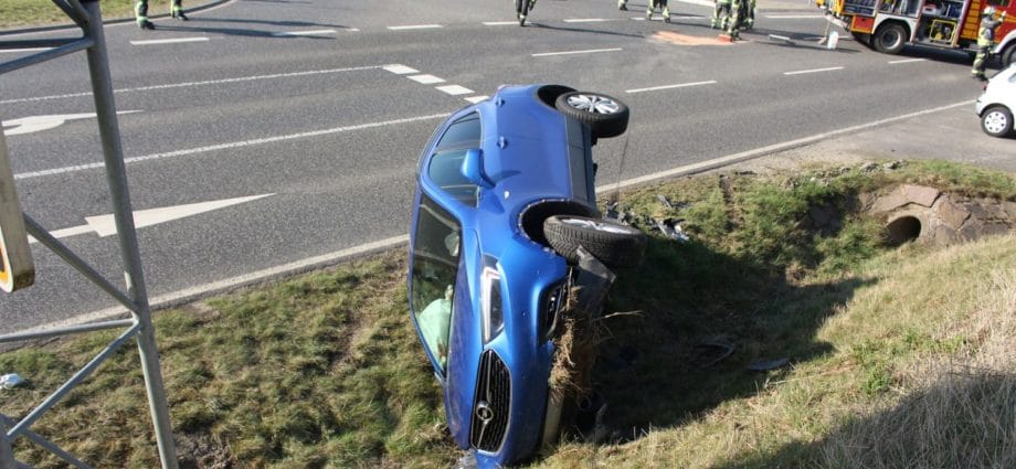 Drei Verletzte nach Unfall bei Baunatal