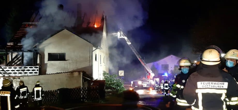 Haus in Gottsbüren stand in Vollbrand