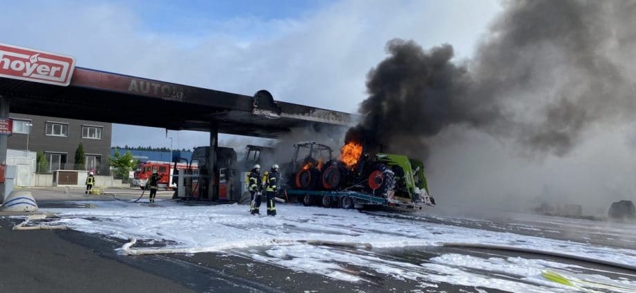 Brennender LKW an Tankstelle – Notsysteme an Tankstelle verhinderte schlimmeres