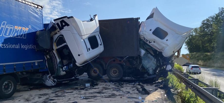 LKW kracht ins Stauende auf A4 bei Bad Hersfeld