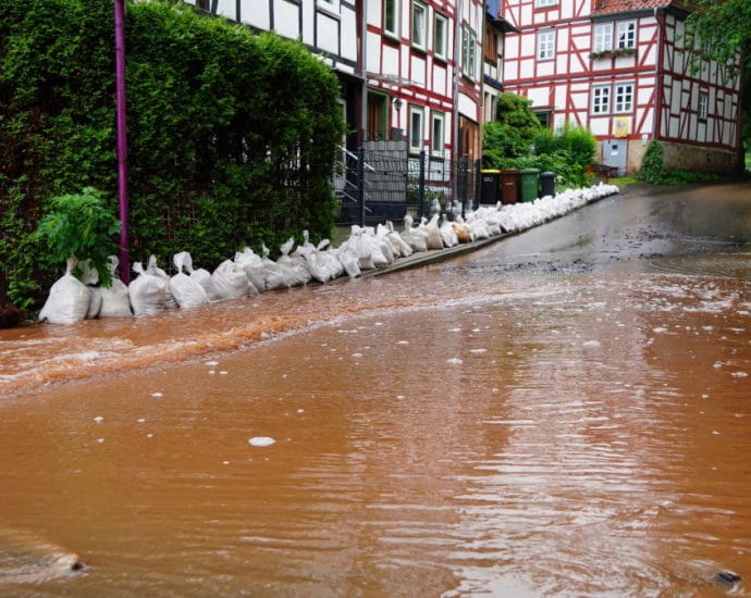 Hochwasser-Alarm in Nordhessen – Feuerwehrhaus überschwemmt