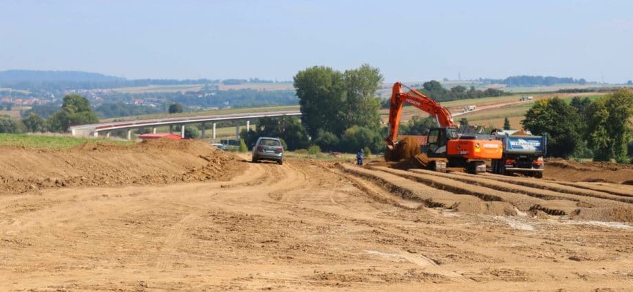Beginn der Erdarbeiten an der Ortsumfahrung Calden – Erstes Teilstück soll Ende 2022 fertig sein