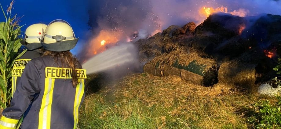 500 Brennende Strohballen legten Verkehr  auf der A4 lahm