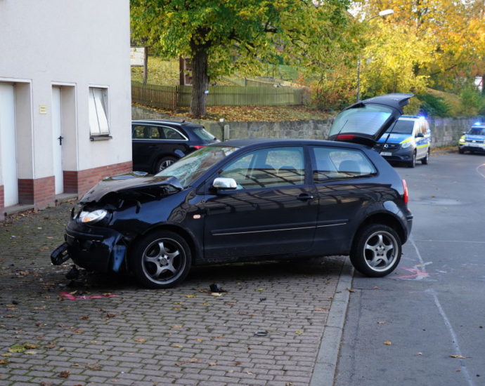 PKW kracht in Kindergruppe – Drei Kinder schwer verletzt