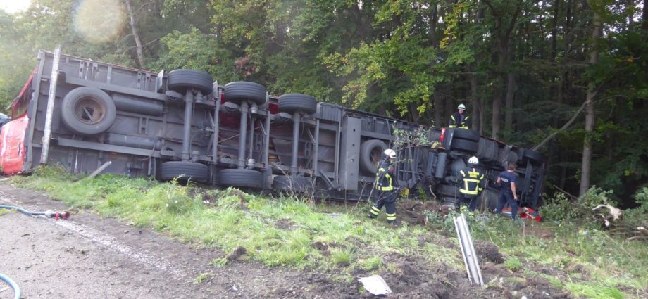 Zwei Verletzte nach Unfall auf A7 – Stundenlange Vollsperrung