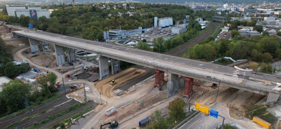 Wiesbaden – Die Salzbachtalbrücke wird im November gesprengt