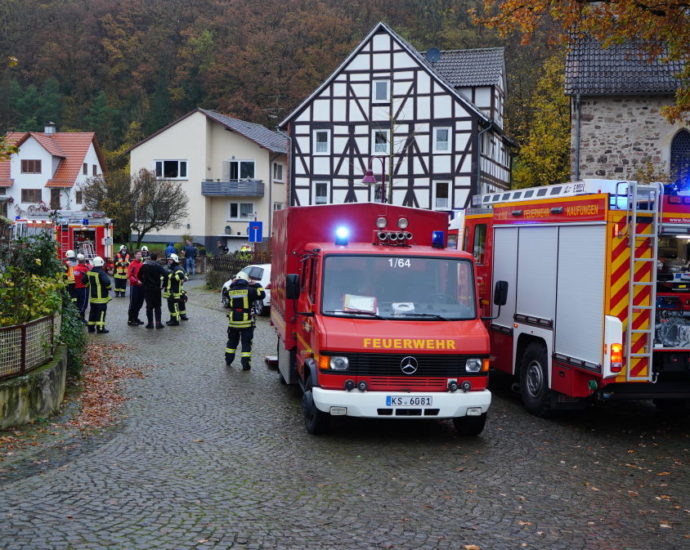 Vier Verletzte bei Brand in Niederkaufungen (VIDEO)