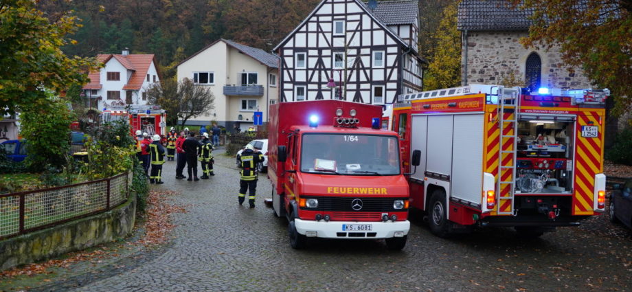 Vier Verletzte bei Brand in Niederkaufungen (VIDEO)