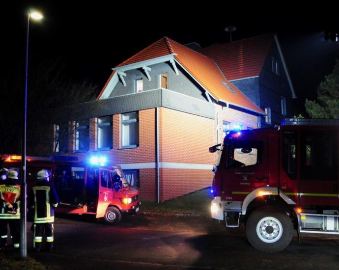 Feuer bei Bastelarbeiten ausgebrochen – 33-Jähriger verletzt