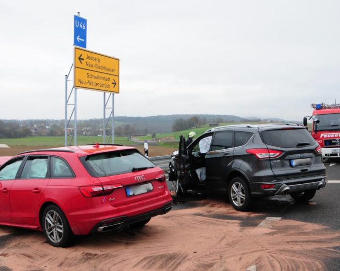 Fahrzeug übersehen – Zwei Verletzte nach Kollision