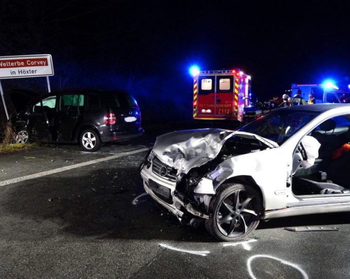 Sieben Verletzte nach Unfall auf B252 – Säugling mit Rettungshubschrauber ins Krankenhaus