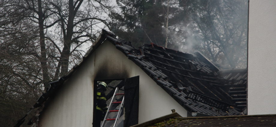 Fuldatal: Brand eines Schuppens angrenzend an ein Wohnhaus