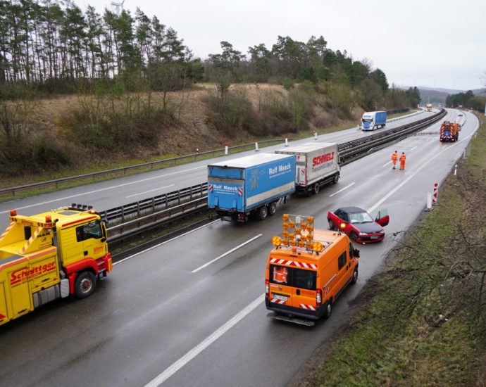 Zwei Verletzte nach Unfall auf A44