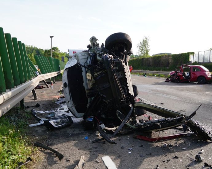 Geisterfahrer-Unfall auf A49 – Drei Verletzte
