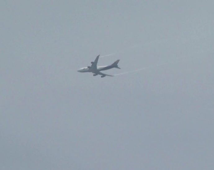 Flugzeug über Nordhessen in Not – Technisches Problem war Grund für Treibstoffschnellablass (VIDEO)