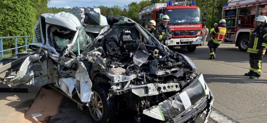 Dramatische Hunderettung nach schwerem Unfall auf A7