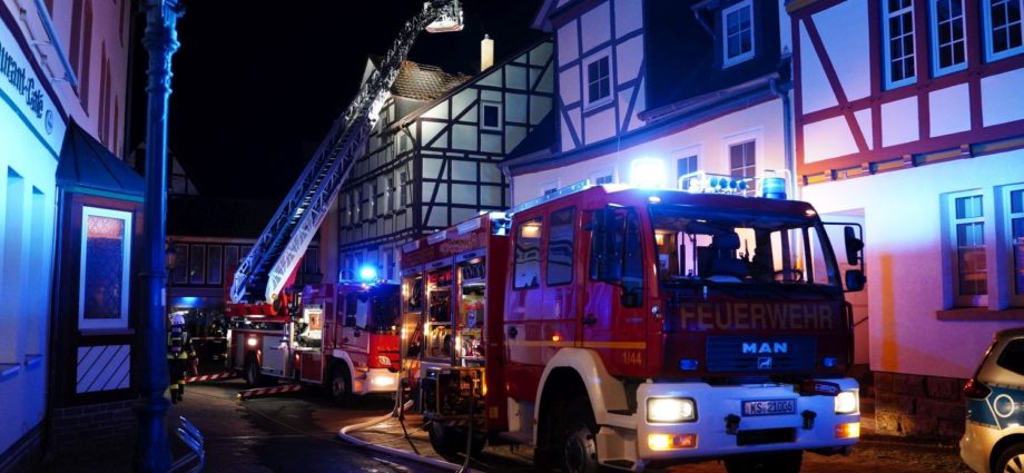 Dachstuhlbrand in Hofgeismar schnell gelöscht