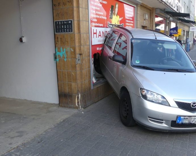 KS: Rückwärts ins Schaufenster