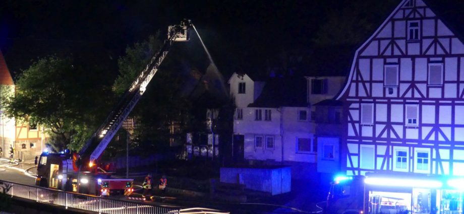 Großbrand in Trubenhausen – Über 100 Einsatzkräfte im Einsatz (VIDEO)