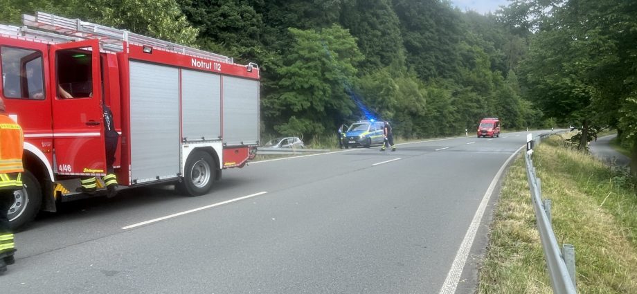 Tödlicher Alleinunfall auf der B3 bei Fuldatal
