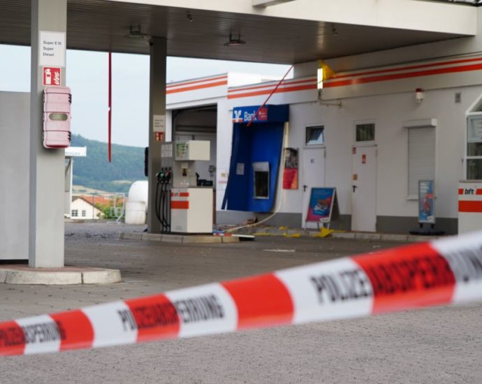 Geldautomat an Tankstelle in Dörnberg gesprengt (VIDEO)