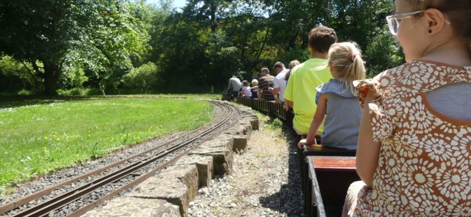 Ein Sommertag im Ahnepark mit der Eisenbahn des DBC Vellmar