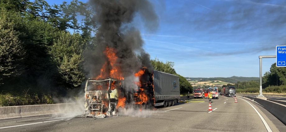 LKW mit Elektromotoren auf A4 ausgebrannt