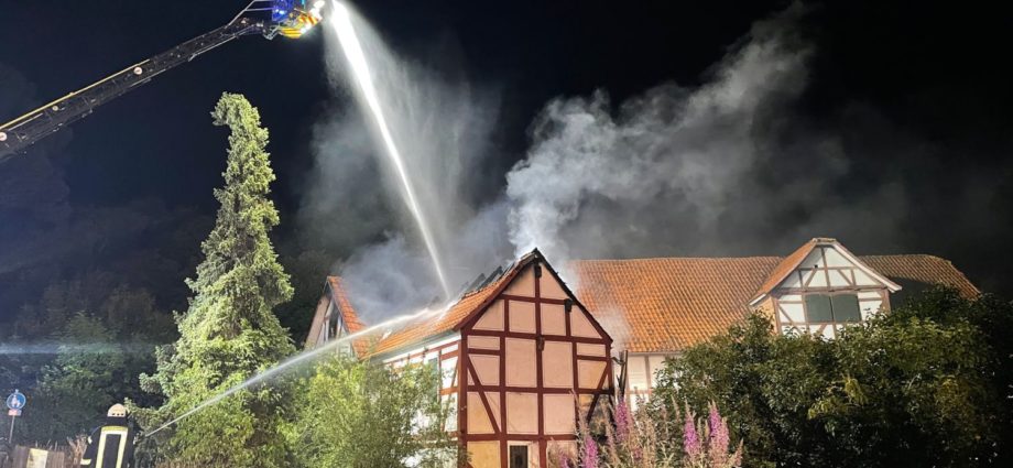 Zwei Verletzte bei Wohnhausbrand in Spangenberg (VIDEO)
